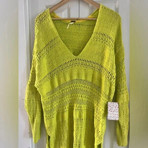 NWT Free People Hot Tropics Knit Pullover Sweater in Limelight. Size Small.